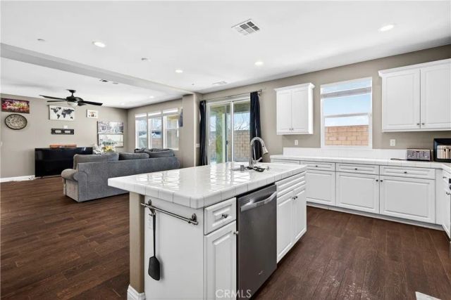 4758 Casillas Way, Fontana, CA 92336