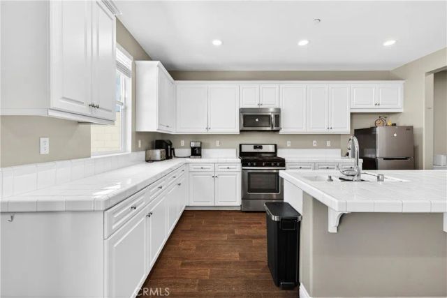 4758 Casillas Way, Fontana, CA 92336