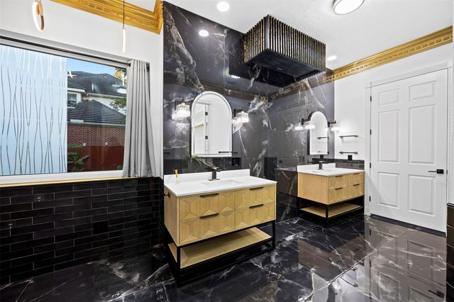 3314 Ivy Falls Drive, Houston, TX 77068