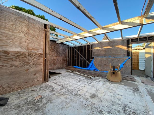 18 Joan Dr, American Canyon, CA 94503