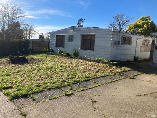 18 Joan Dr, American Canyon, CA 94503