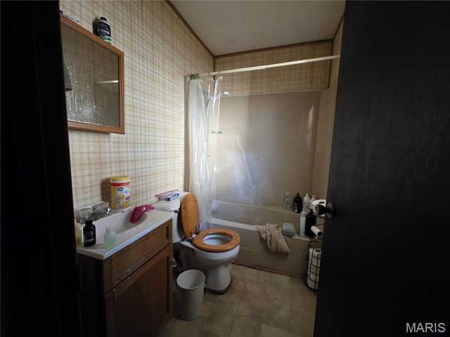 1020 N Charles Street, Carlinville, IL 62626