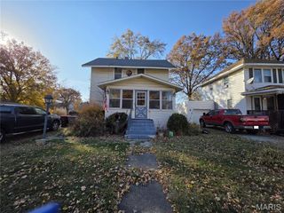 1020 N Charles Street, Carlinville, IL 62626