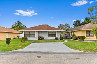 1390 Summit Run Circle, West Palm Beach, FL 33415