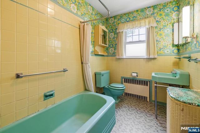 252 Saint Nicholas Avenue, Hillsdale, NJ 07642