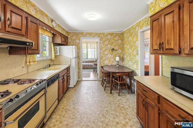 252 Saint Nicholas Avenue, Hillsdale, NJ 07642