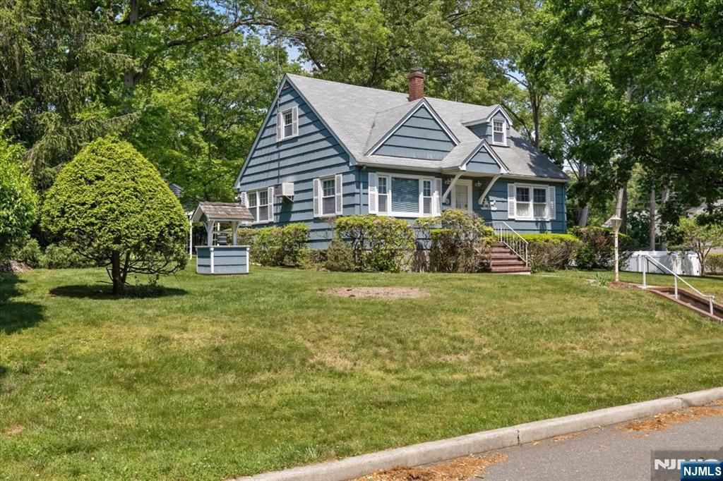 252 Saint Nicholas Avenue, Hillsdale, NJ 07642