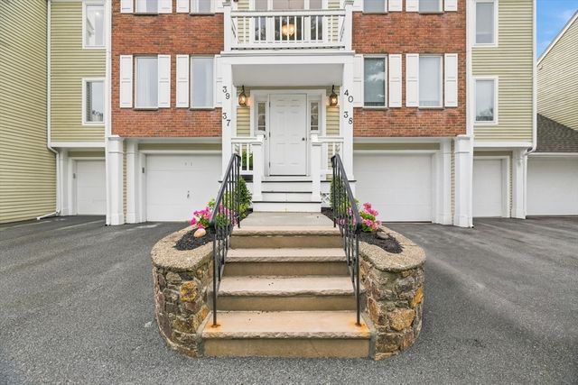 37 Constitution Ln 39, Danvers, MA 01923
