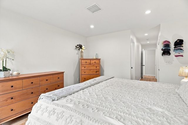 37 Constitution Ln 39, Danvers, MA 01923