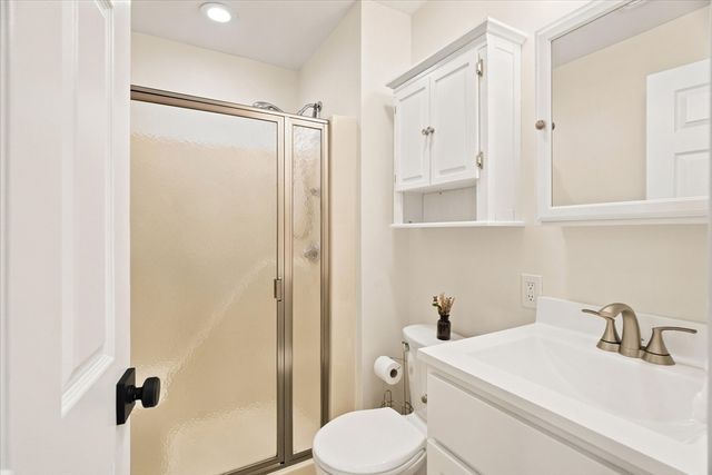 37 Constitution Ln 39, Danvers, MA 01923