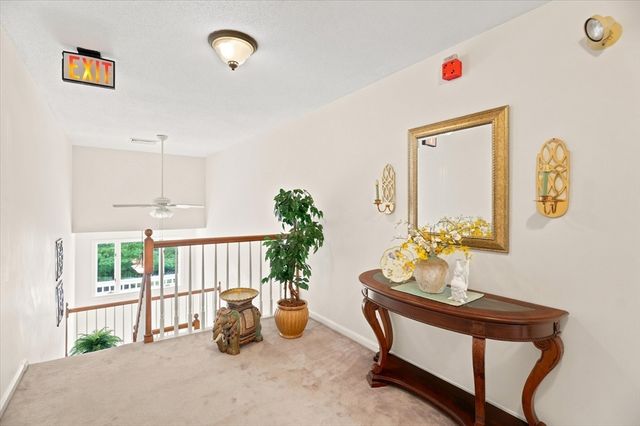 37 Constitution Ln 39, Danvers, MA 01923