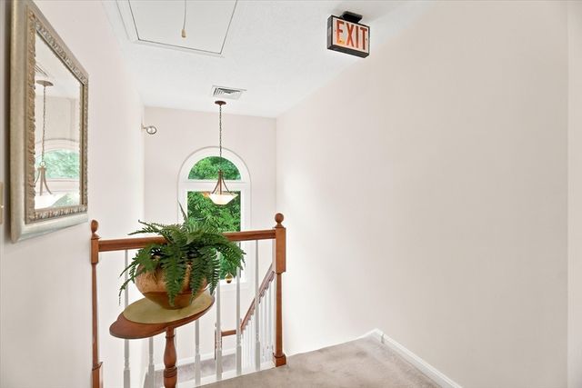 37 Constitution Ln 39, Danvers, MA 01923
