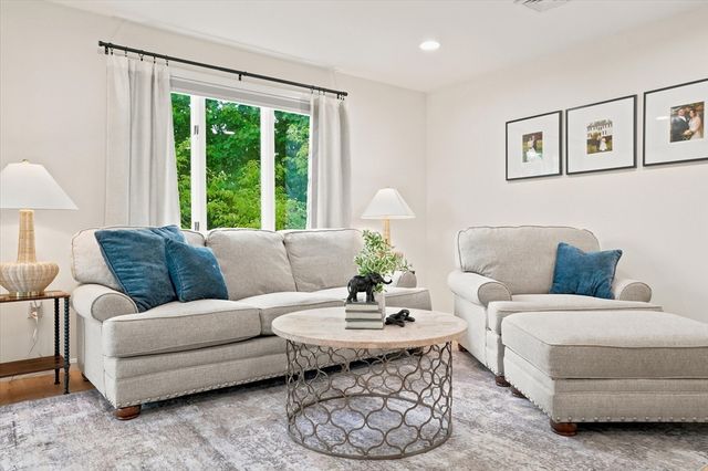 37 Constitution Ln 39, Danvers, MA 01923