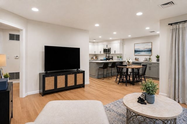 37 Constitution Ln 39, Danvers, MA 01923