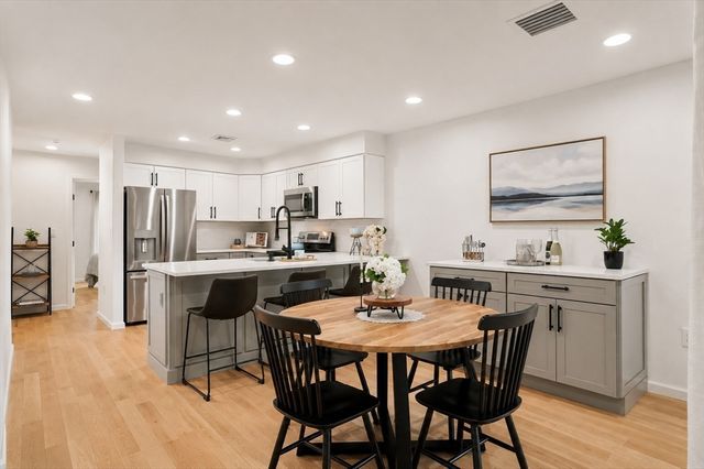 37 Constitution Ln 39, Danvers, MA 01923