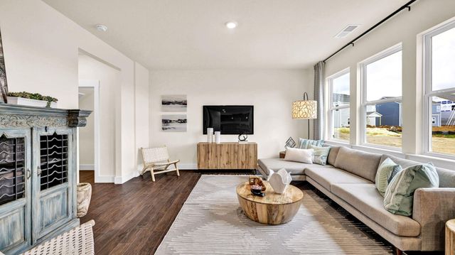 8248 Bright Water Dr, Ooltewah, TN 37363