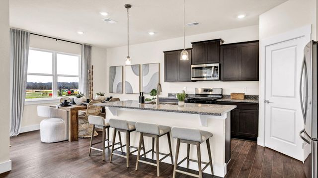 8248 Bright Water Dr, Ooltewah, TN 37363