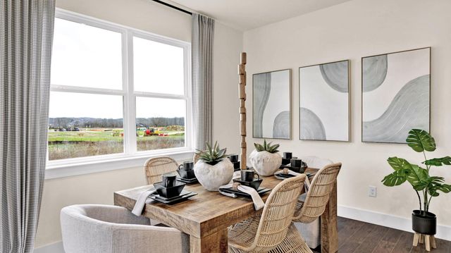 8248 Bright Water Dr, Ooltewah, TN 37363