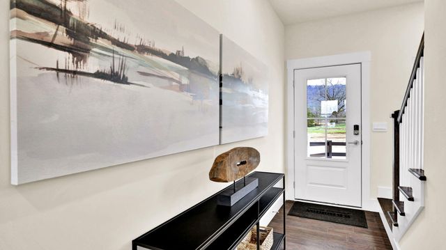 8248 Bright Water Dr, Ooltewah, TN 37363