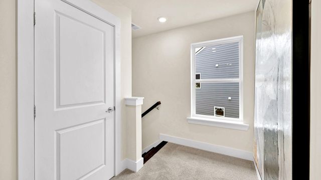 8248 Bright Water Dr, Ooltewah, TN 37363