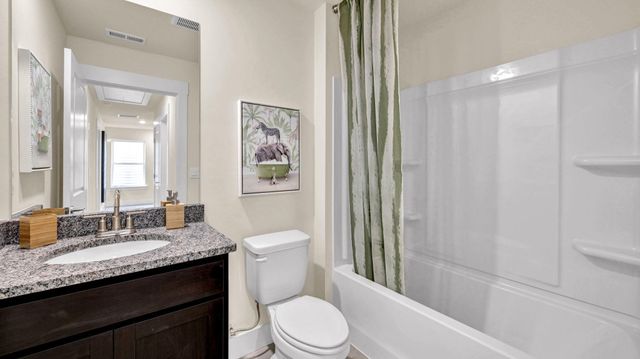 8248 Bright Water Dr, Ooltewah, TN 37363