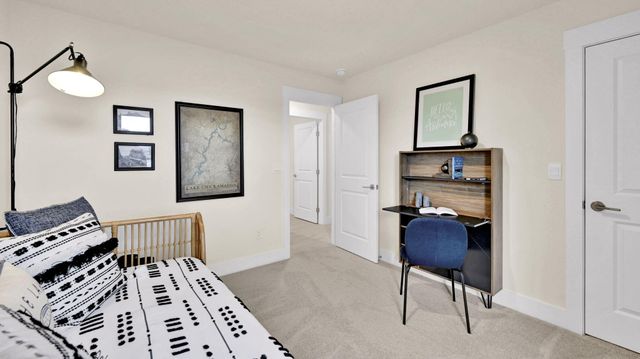 8248 Bright Water Dr, Ooltewah, TN 37363