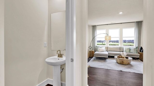 8248 Bright Water Dr, Ooltewah, TN 37363