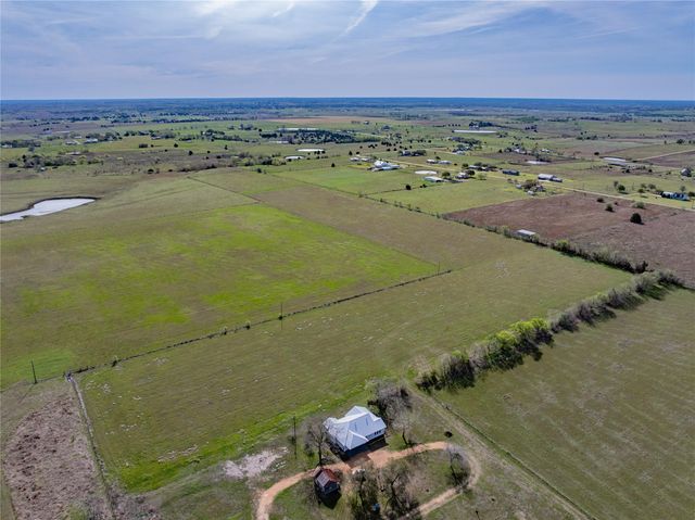 555 Knape Road, La Grange, TX 78945