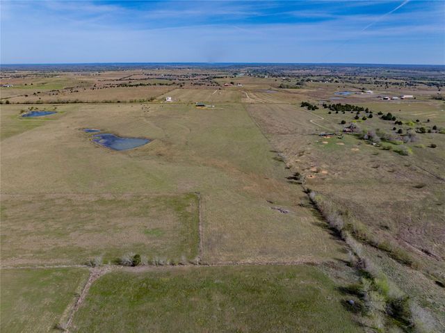 555 Knape Road, La Grange, TX 78945