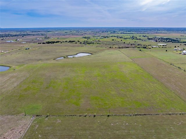 555 Knape Road, La Grange, TX 78945