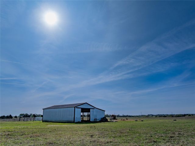 555 Knape Road, La Grange, TX 78945