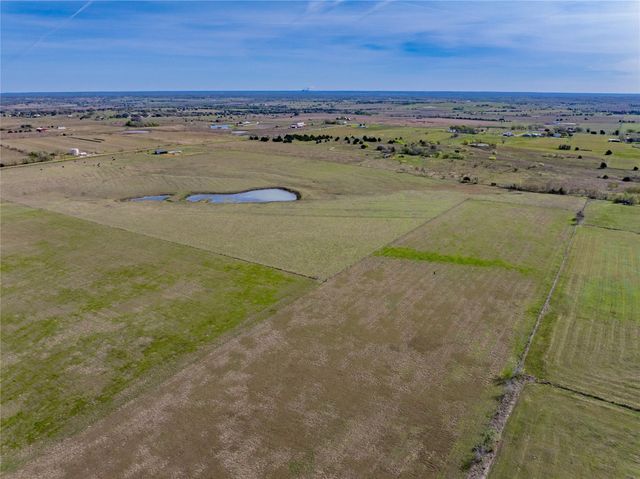 555 Knape Road, La Grange, TX 78945