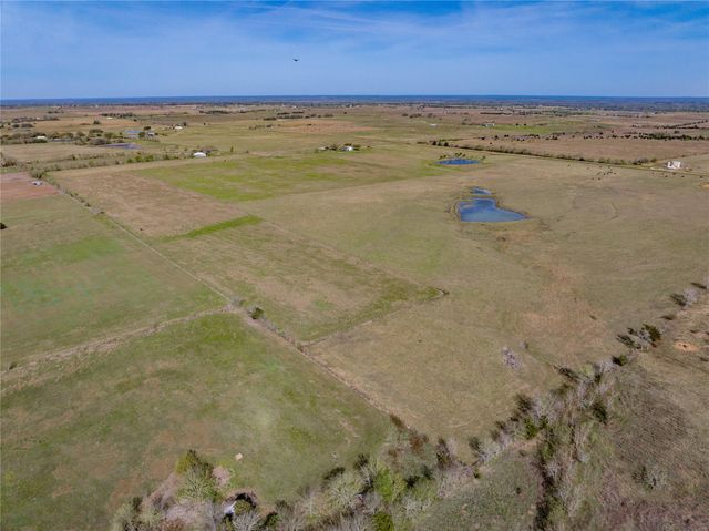 555 Knape Road, La Grange, TX 78945