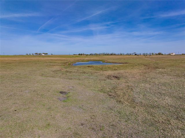 555 Knape Road, La Grange, TX 78945