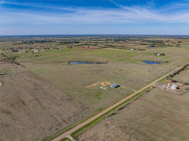 555 Knape Road, La Grange, TX 78945