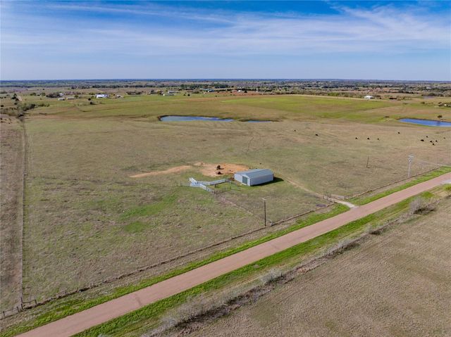 555 Knape Road, La Grange, TX 78945