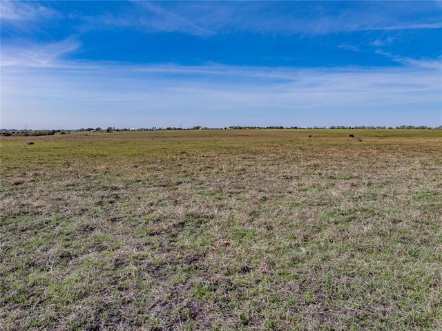 555 Knape Road, La Grange, TX 78945