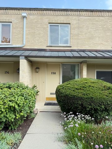 158 Green Bay Road, Glencoe, IL 60022