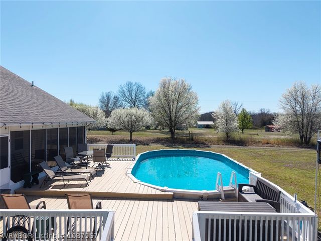 403 N Gray Street, Pocola, OK 74902