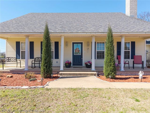 403 N Gray Street, Pocola, OK 74902