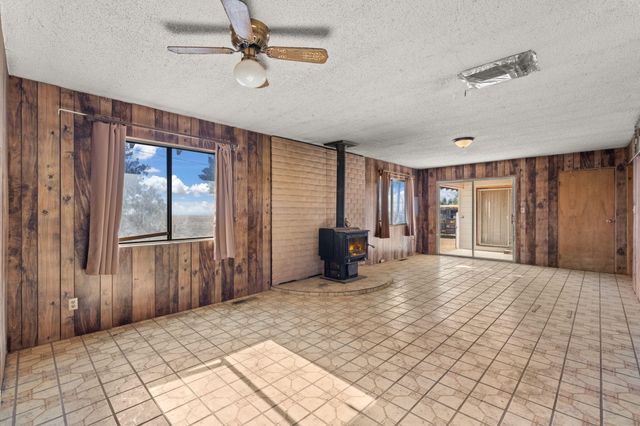 42 Manzano Road, Los Lunas, NM 87031