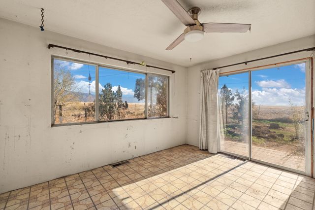 42 Manzano Road, Los Lunas, NM 87031