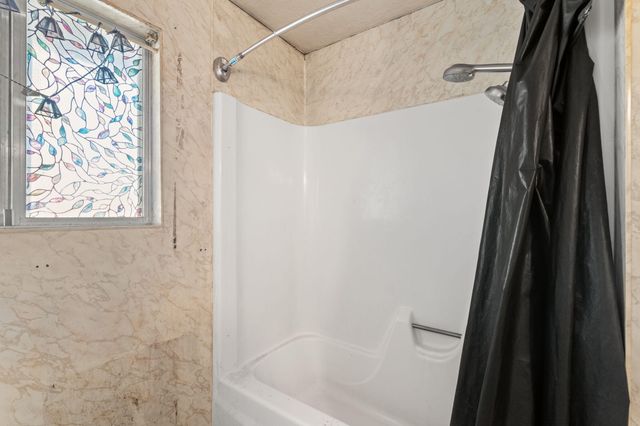 42 Manzano Road, Los Lunas, NM 87031