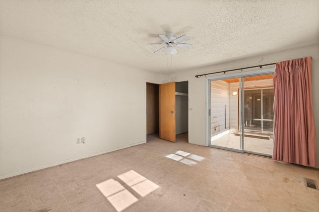 42 Manzano Road, Los Lunas, NM 87031