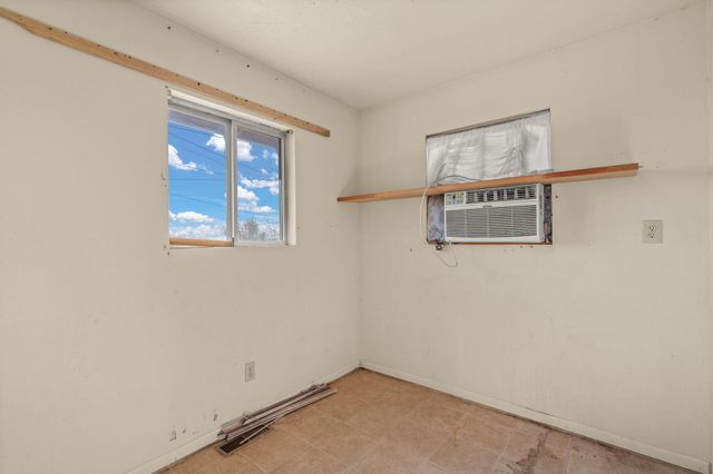 42 Manzano Road, Los Lunas, NM 87031