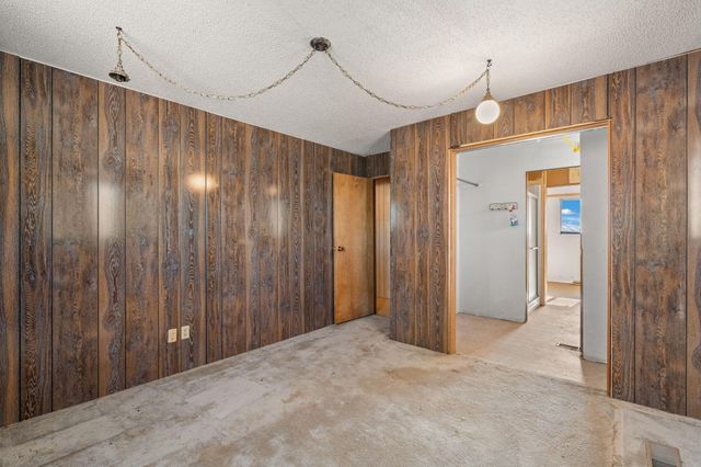 42 Manzano Road, Los Lunas, NM 87031