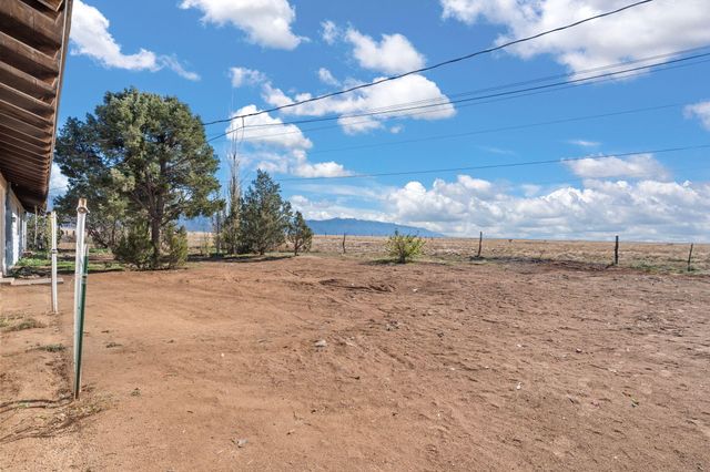 42 Manzano Road, Los Lunas, NM 87031