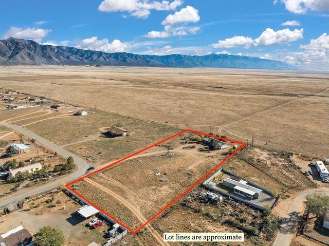 42 Manzano Road, Los Lunas, NM 87031