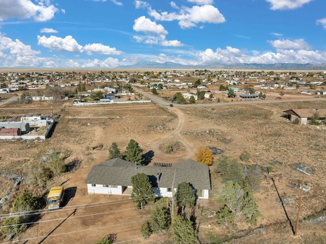 42 Manzano Road, Los Lunas, NM 87031