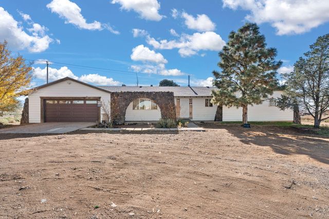42 Manzano Road, Los Lunas, NM 87031